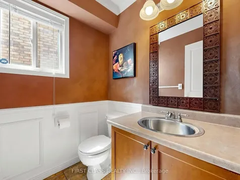 11 Diamond Court Hamilton ON L9C 7V5