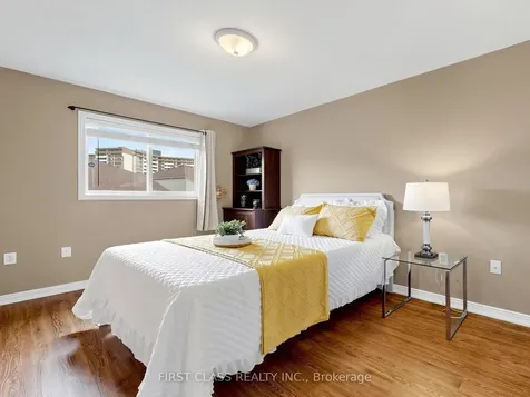 11 Diamond Court Hamilton ON L9C 7V5