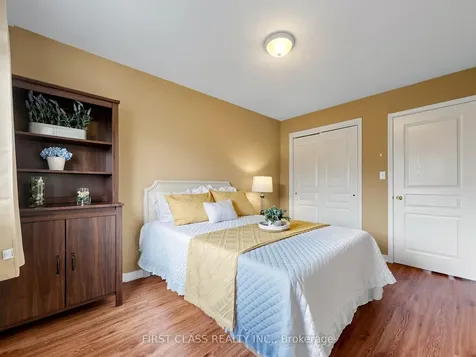 11 Diamond Court Hamilton ON L9C 7V5