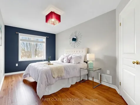 11 Diamond Court Hamilton ON L9C 7V5