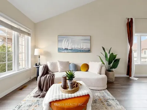 11 Diamond Court Hamilton ON L9C 7V5
