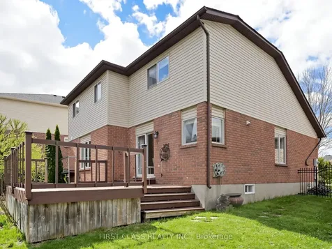 11 Diamond Court Hamilton ON L9C 7V5