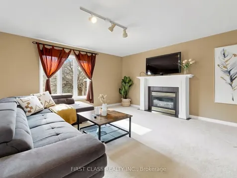 11 Diamond Court Hamilton ON L9C 7V5