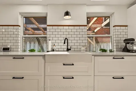 32 Magill Street Hamilton ON L8R 2Y5