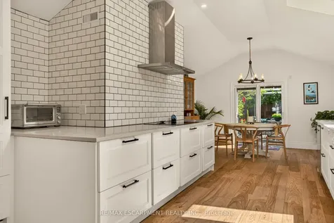 32 Magill Street Hamilton ON L8R 2Y5