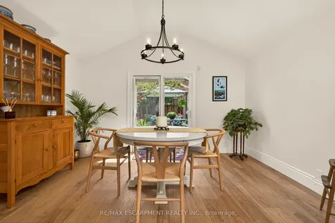 32 Magill Street Hamilton ON L8R 2Y5