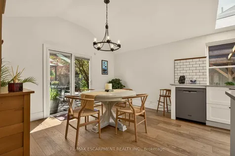 32 Magill Street Hamilton ON L8R 2Y5