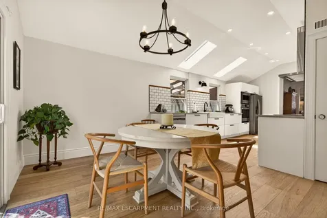 32 Magill Street Hamilton ON L8R 2Y5