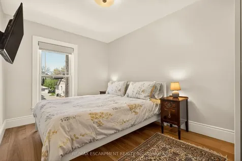 32 Magill Street Hamilton ON L8R 2Y5