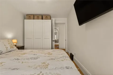 32 Magill Street Hamilton ON L8R 2Y5