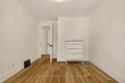 32 Magill Street Hamilton ON L8R 2Y5