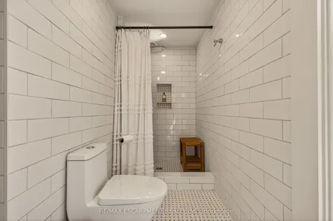 32 Magill Street Hamilton ON L8R 2Y5
