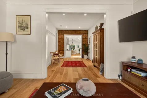 32 Magill Street Hamilton ON L8R 2Y5