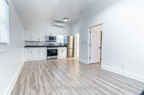 387 Elmwood Avenue Fort Erie ON L0S 1B0