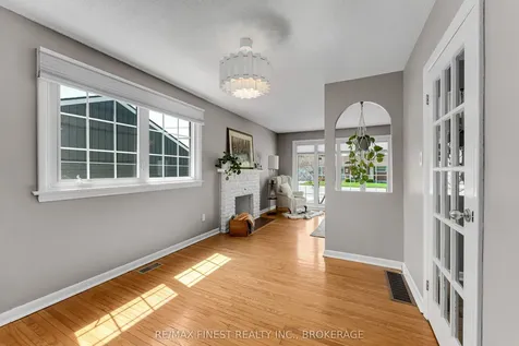 158 Lakeview Avenue Kingston ON K7M 3T7