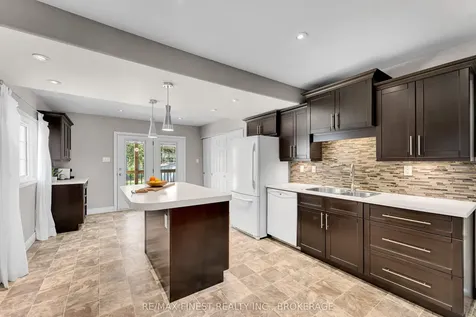 158 Lakeview Avenue Kingston ON K7M 3T7