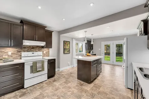 158 Lakeview Avenue Kingston ON K7M 3T7