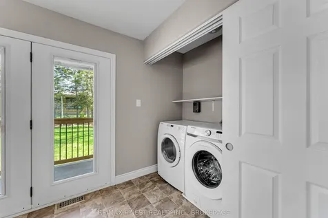 158 Lakeview Avenue Kingston ON K7M 3T7