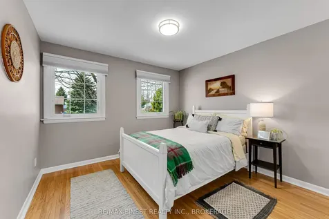 158 Lakeview Avenue Kingston ON K7M 3T7