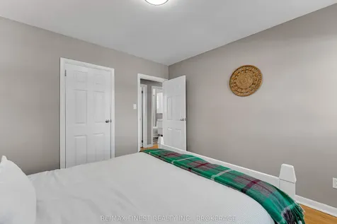 158 Lakeview Avenue Kingston ON K7M 3T7