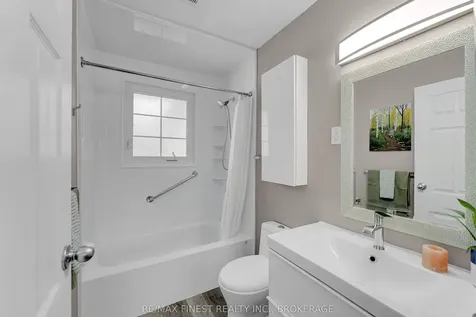 158 Lakeview Avenue Kingston ON K7M 3T7