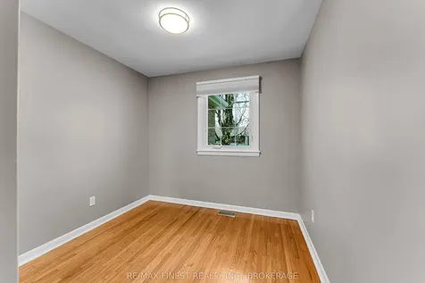 158 Lakeview Avenue Kingston ON K7M 3T7