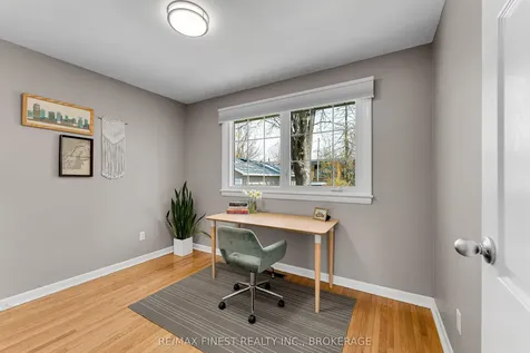 158 Lakeview Avenue Kingston ON K7M 3T7