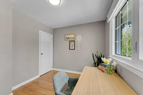 158 Lakeview Avenue Kingston ON K7M 3T7
