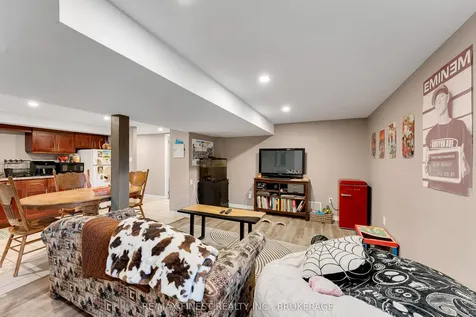 158 Lakeview Avenue Kingston ON K7M 3T7