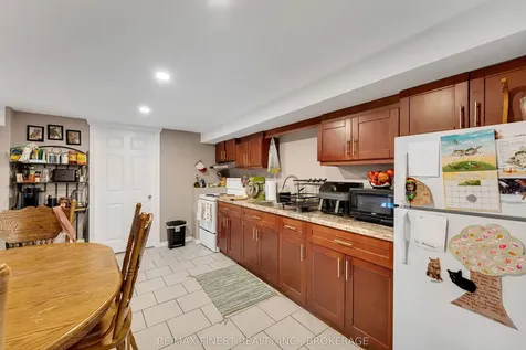 158 Lakeview Avenue Kingston ON K7M 3T7