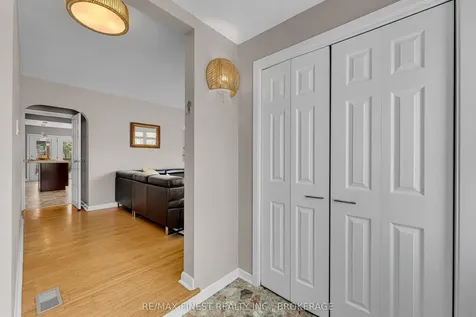 158 Lakeview Avenue Kingston ON K7M 3T7