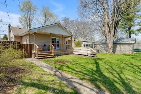 158 Lakeview Avenue Kingston ON K7M 3T7
