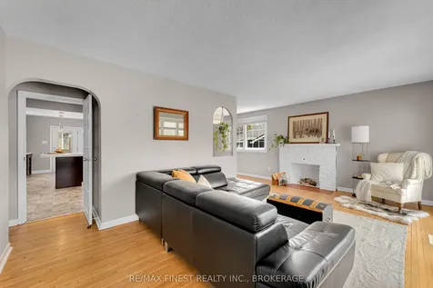 158 Lakeview Avenue Kingston ON K7M 3T7