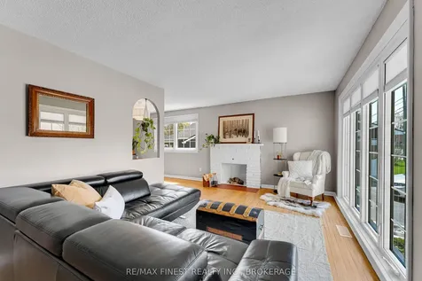 158 Lakeview Avenue Kingston ON K7M 3T7