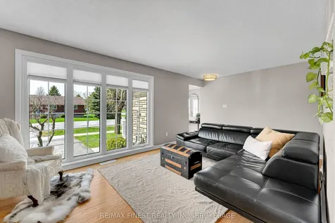 158 Lakeview Avenue Kingston ON K7M 3T7
