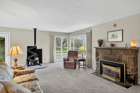 834 Crowley Crescent Peterborough ON K9J 6P7