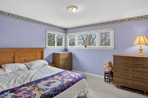 834 Crowley Crescent Peterborough ON K9J 6P7