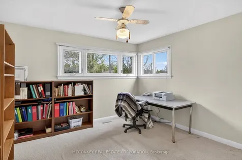 834 Crowley Crescent Peterborough ON K9J 6P7