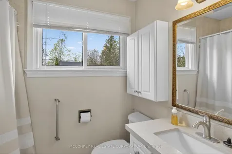 834 Crowley Crescent Peterborough ON K9J 6P7