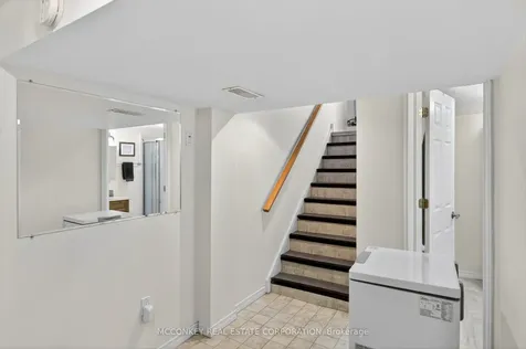 834 Crowley Crescent Peterborough ON K9J 6P7