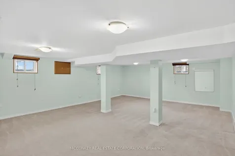 834 Crowley Crescent Peterborough ON K9J 6P7
