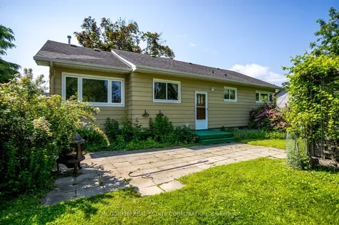 834 Crowley Crescent Peterborough ON K9J 6P7