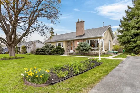 834 Crowley Crescent Peterborough ON K9J 6P7
