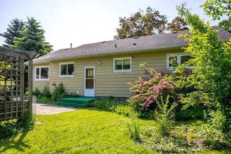 834 Crowley Crescent Peterborough ON K9J 6P7