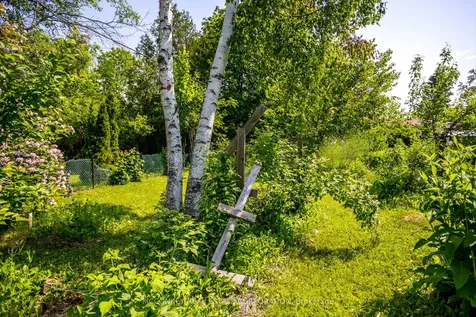 834 Crowley Crescent Peterborough ON K9J 6P7