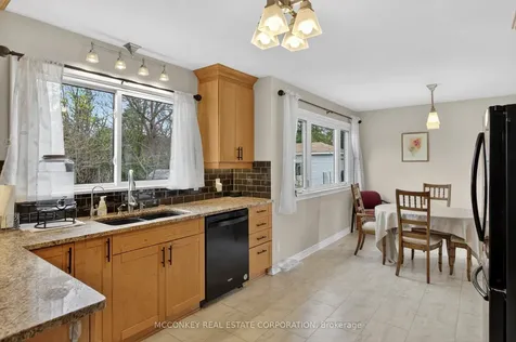 834 Crowley Crescent Peterborough ON K9J 6P7