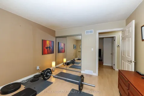 15 Oak Drive Niagara-on-the-lake ON L0S 1J0