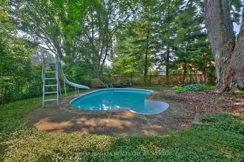 15 Oak Drive Niagara-on-the-lake ON L0S 1J0
