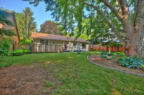 15 Oak Drive Niagara-on-the-lake ON L0S 1J0