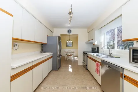 15 Oak Drive Niagara-on-the-lake ON L0S 1J0
